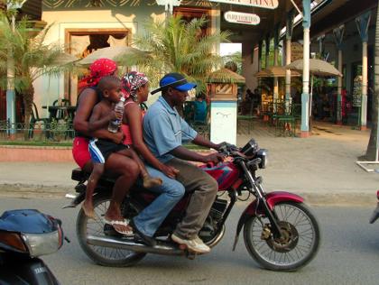 Motoconcho mit 3 Fahrg�sten