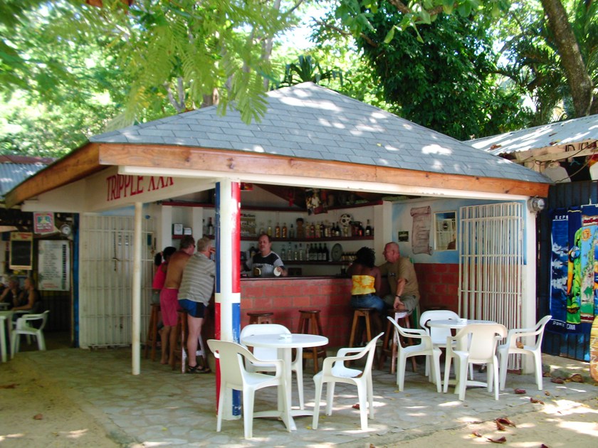 Playa Sosúa Tripple X Bar